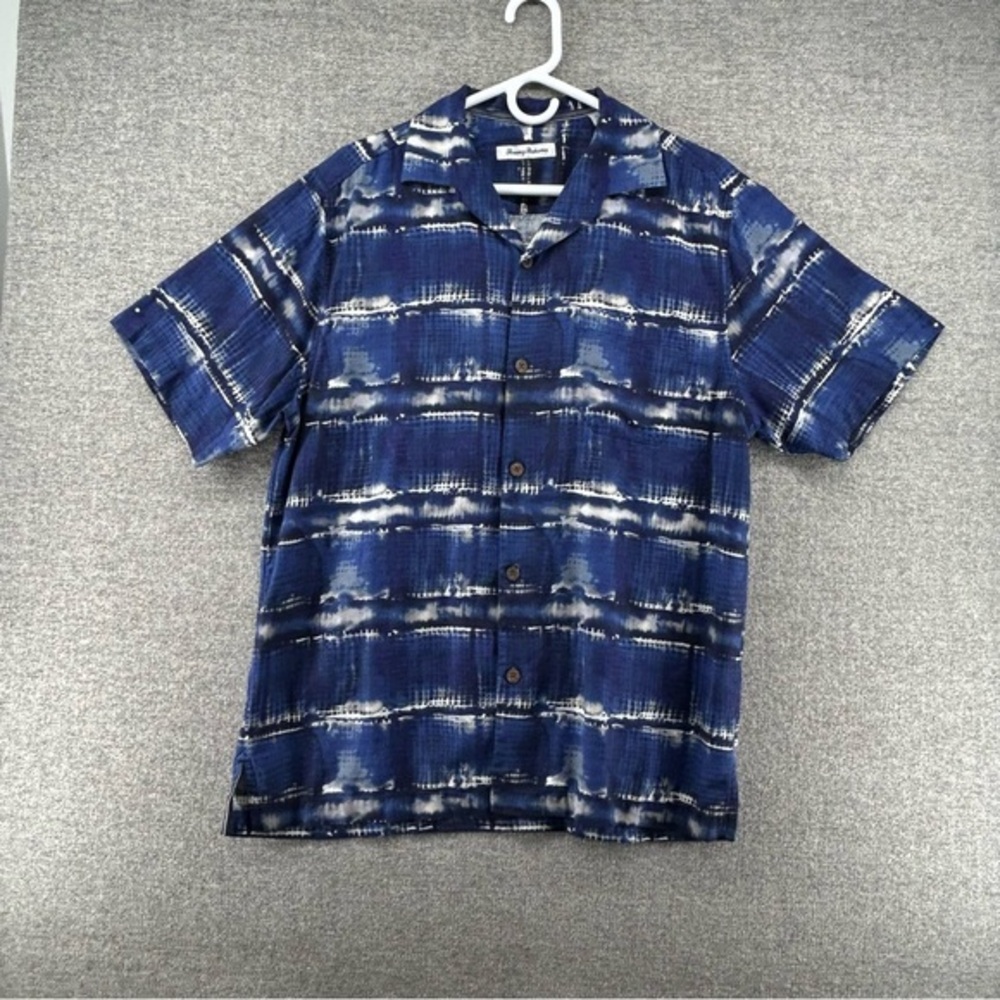Tommy Bahama Shirt Men Medium 100% Silk Tropical‎ All Over Print Short Sleeve